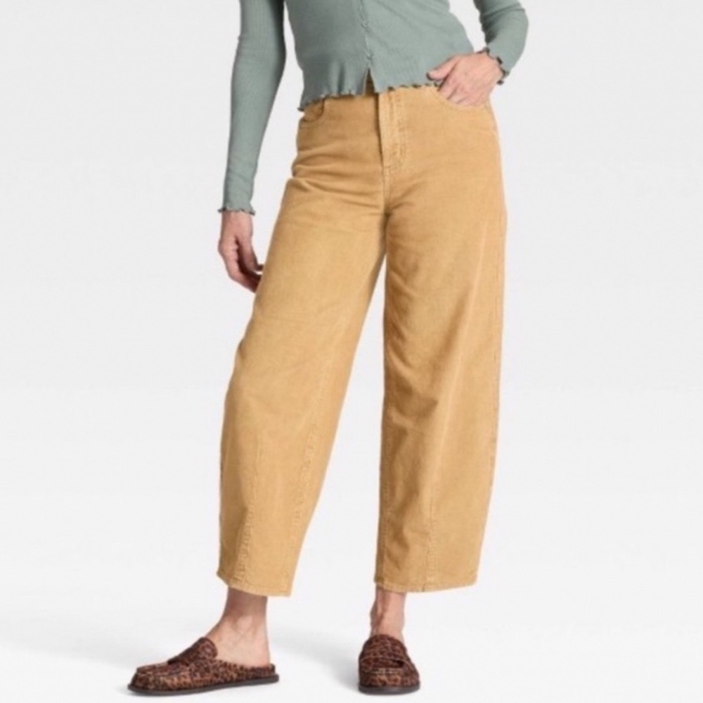 Universal Thread Womens 4R Easy Barrel Corduroy Pants Tan High Rise New